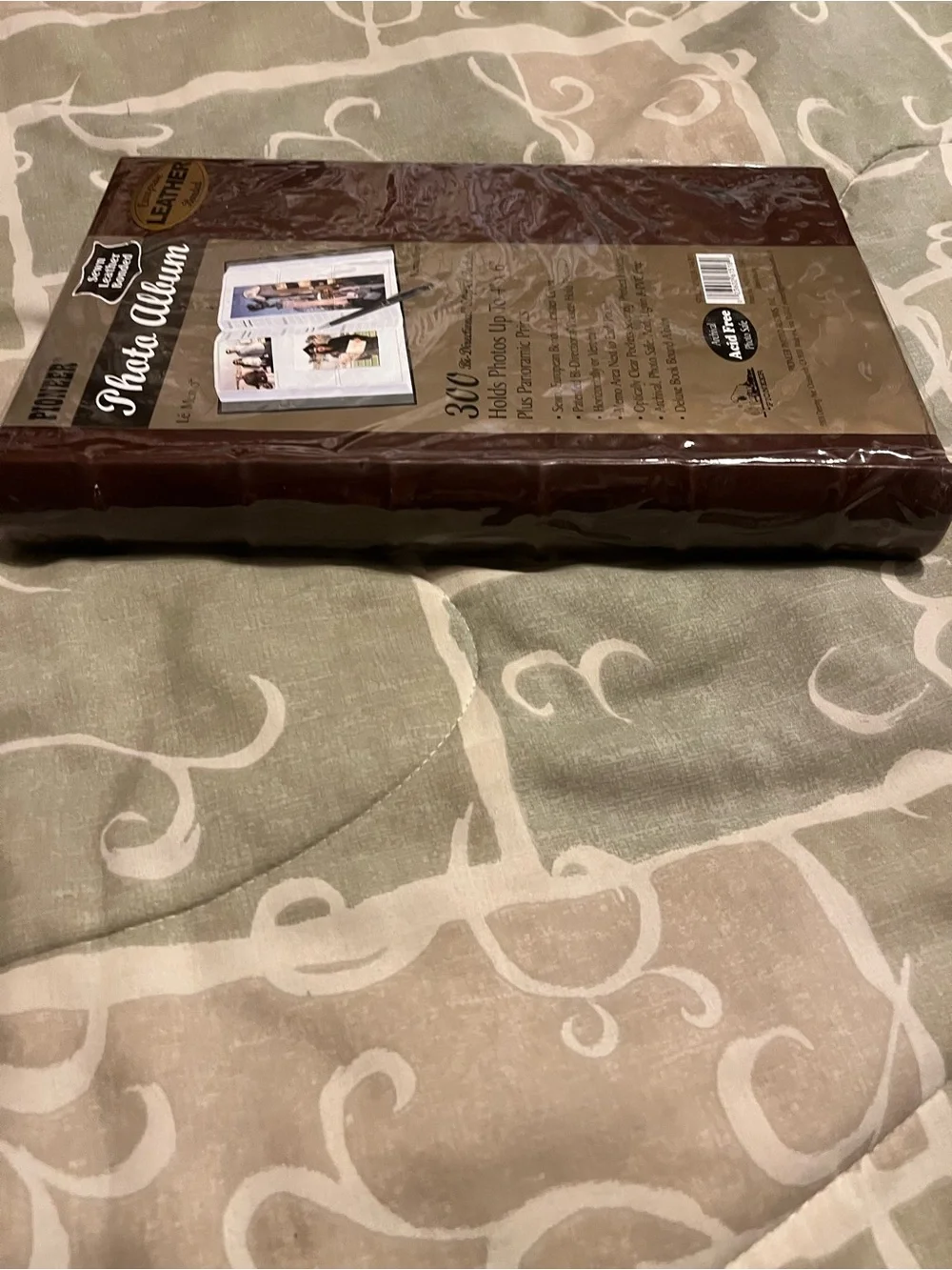 PIONEER Brown Sewn Leather-Bonded Photo Album